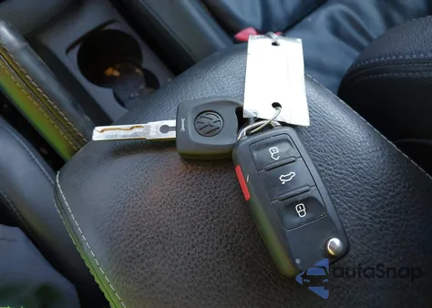 2012 Volkswagen Golf R 2-Door из США, поврежденный, VIN WVWRF7AJ9CW337337